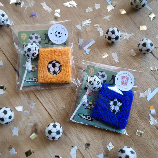 Voetbal traktatie zweetbandje en lolly